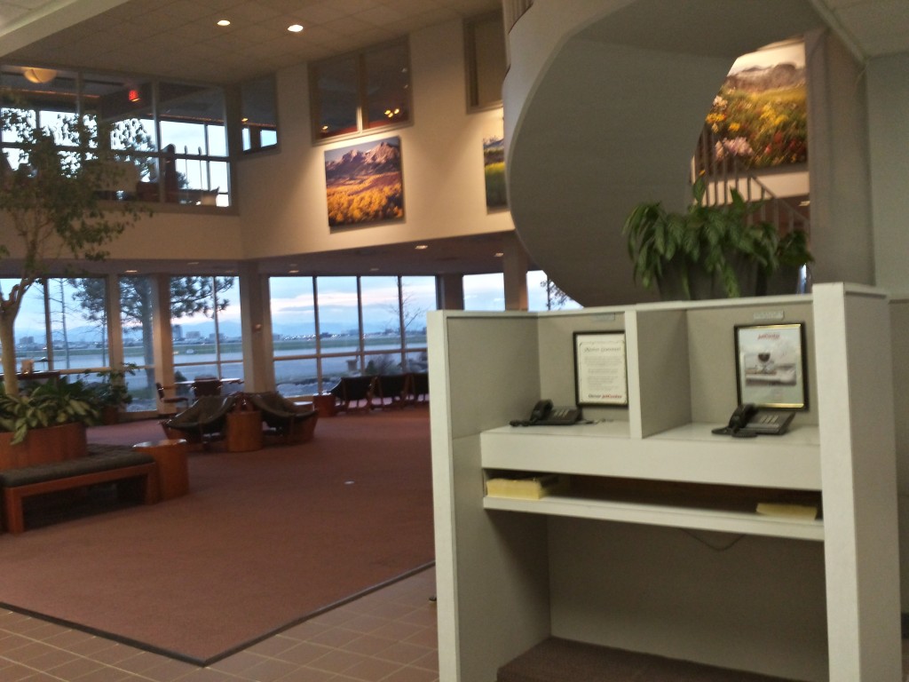 Centennial Airport - Lounge