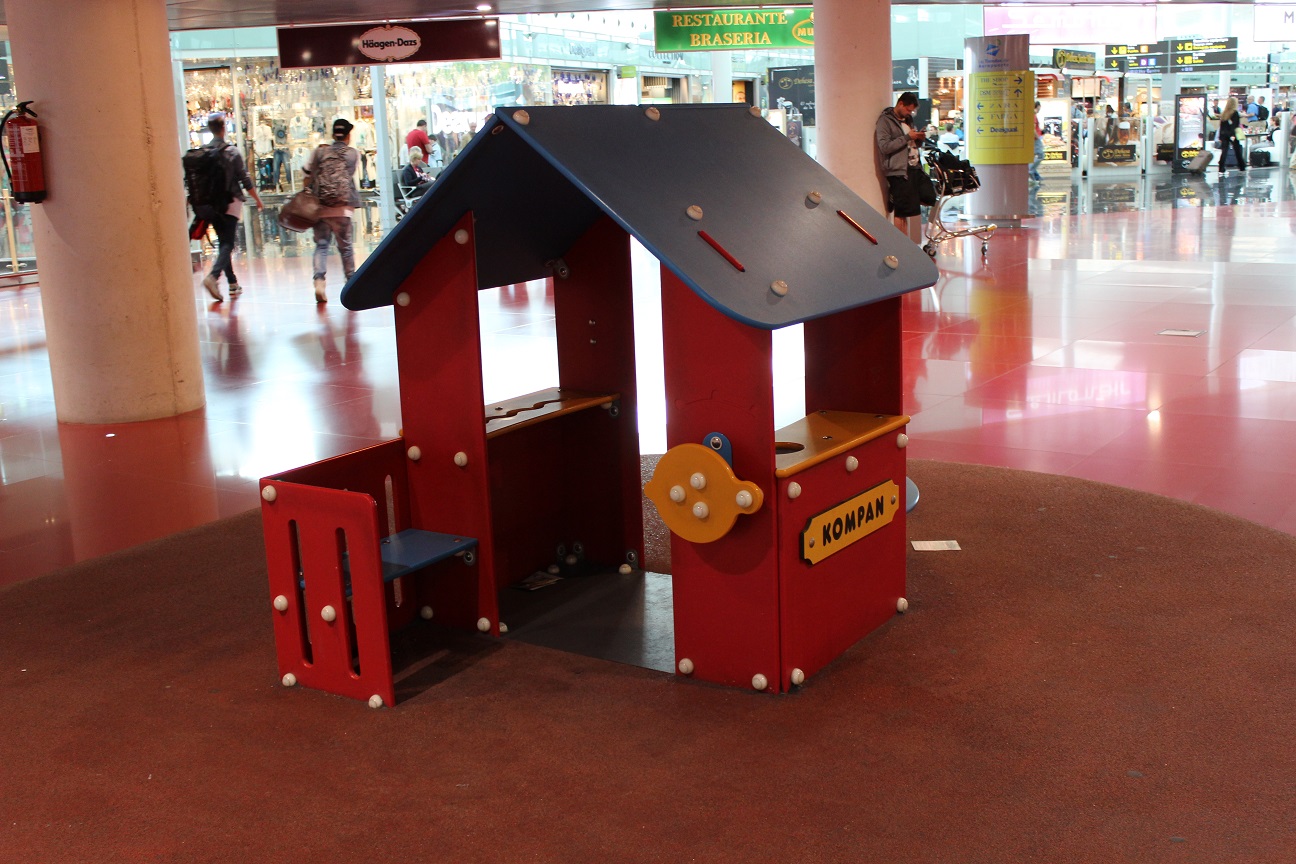 Play Area Food Court - Barcelona Airport